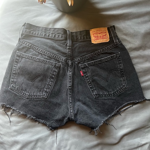 Levi’s shorts 501 - Picture 2 of 4